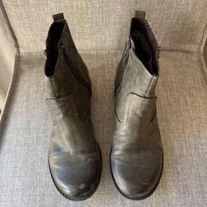 Nicole Ballyhoo Moss booties, size 7